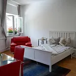 호스텔 Cafe Alice & Gmbh *
