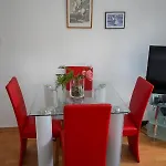 호스텔 Cafe Alice & Gmbh *