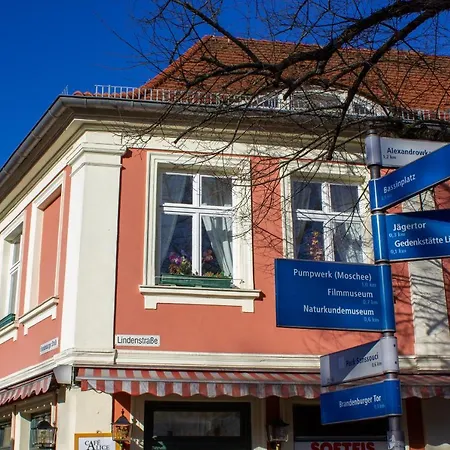Cafe Alice & Gmbh *