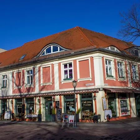 Cafe Alice & Gmbh Hostel Poczdam