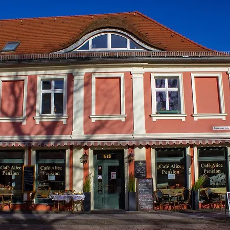 旅馆 Cafe Alice & Gmbh *