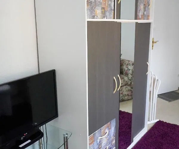 Cafe Alice & Gmbh Vandrarhem Potsdam