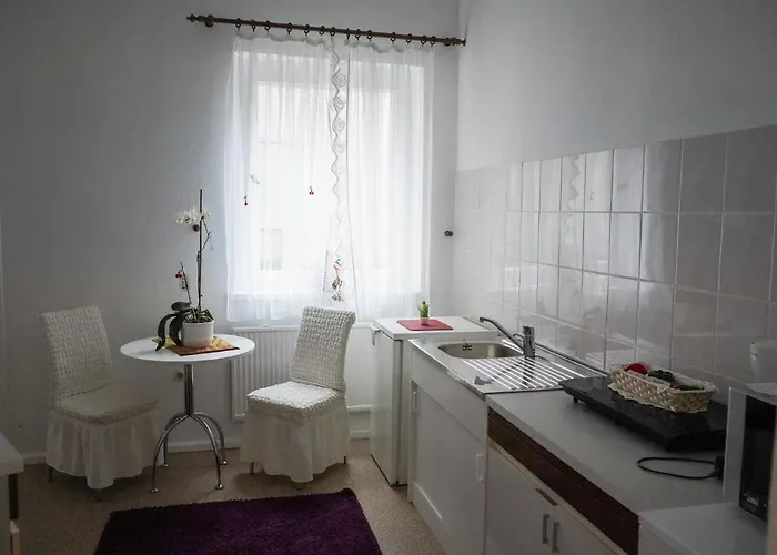 Vandrarhem Cafe Alice & Gmbh *