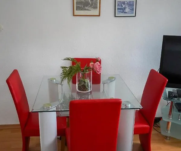 Vandrarhem Cafe Alice & Gmbh *